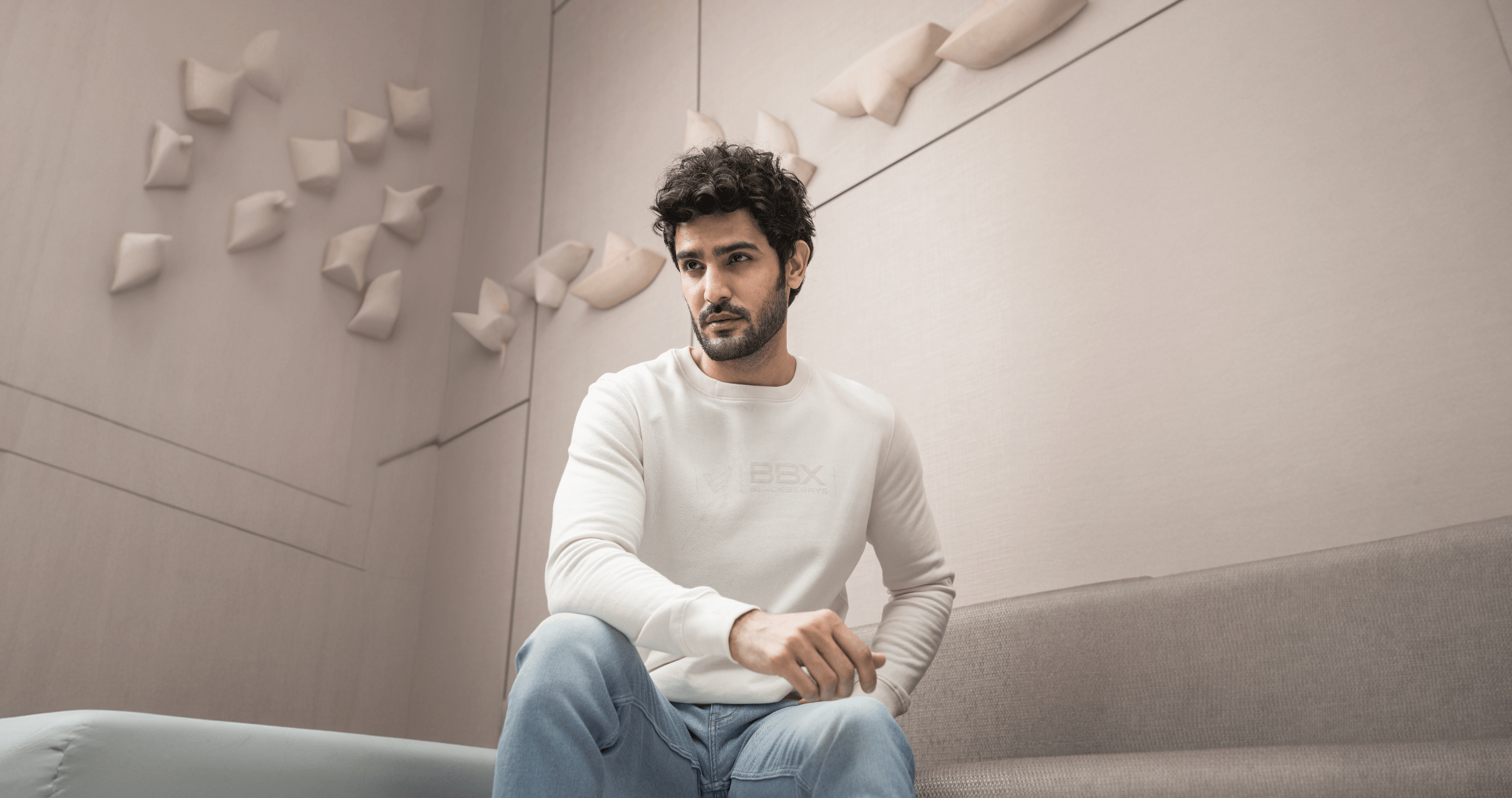 Athleisure Vibes: Styling Sweatshirts for Active Winter Days - Blackberrys