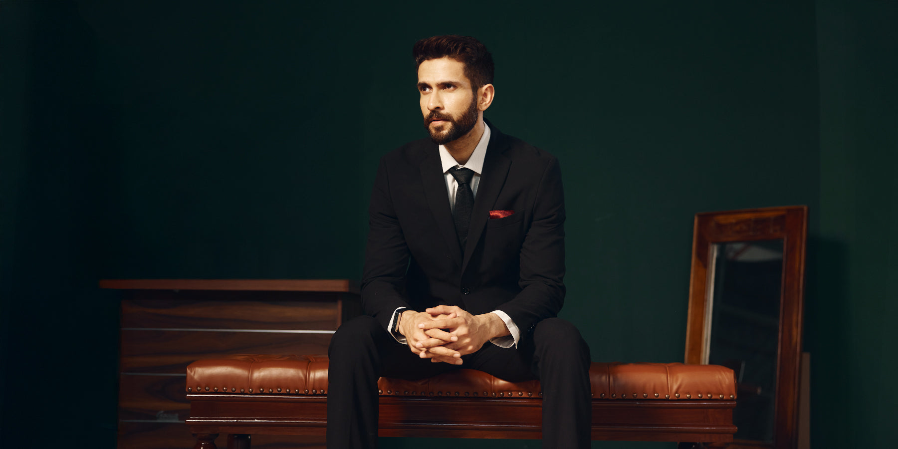 The Blackberrys Guide to Business Travel Attire: From Boardroom to Airport