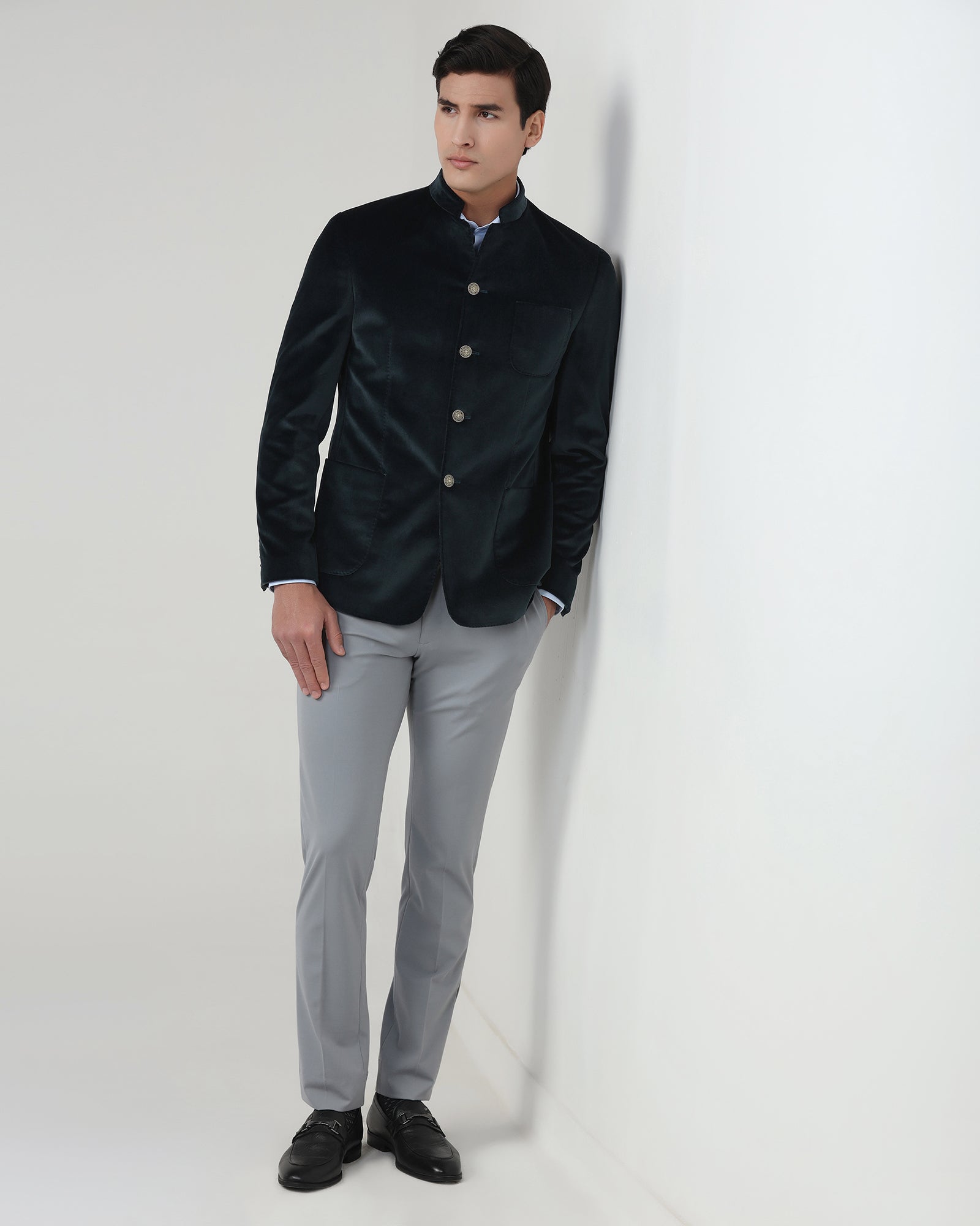 Beetle Solid Blazer - Malibu