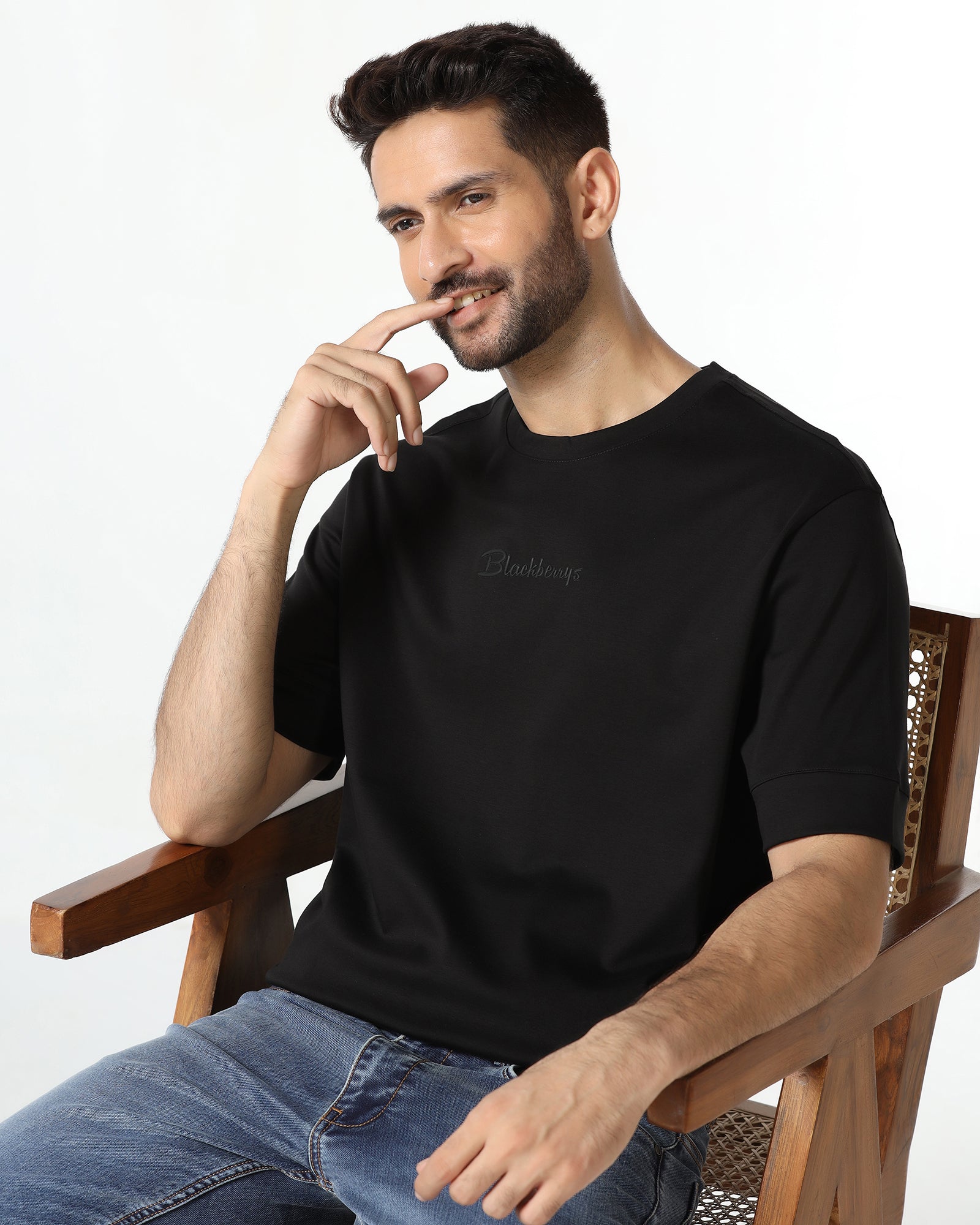 Black Crew Neck Solid T-Shirt - Toss