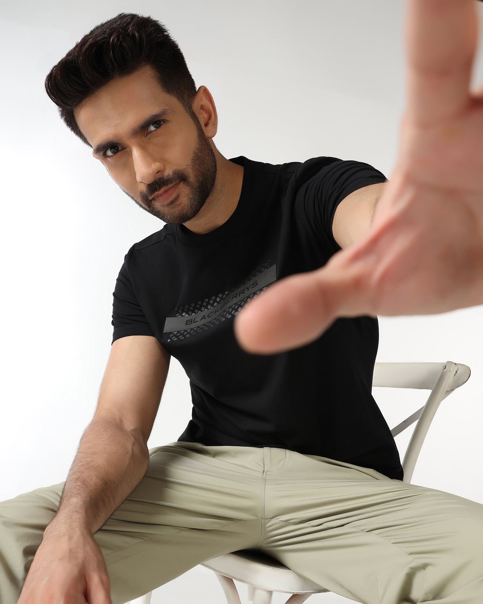 Black Crew Neck Solid T-Shirt - Zoro