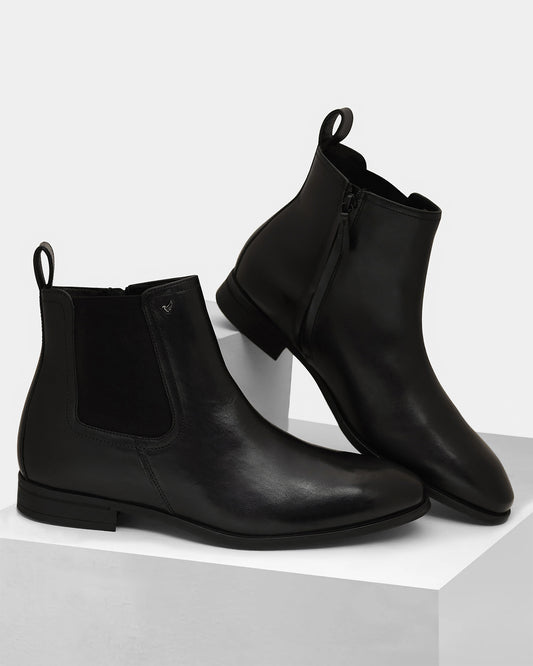 Black Solid Boots - Wrayy