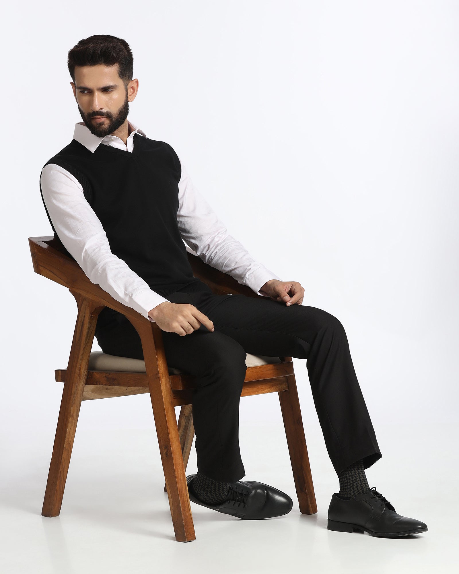 Black V-Neck Solid Sweatshirt - Less