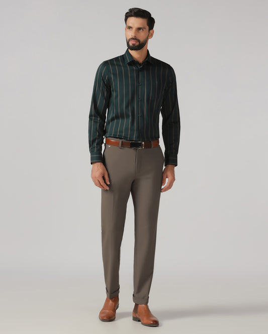Brown Relaxed Fit Solid Trouser - Tanqueray