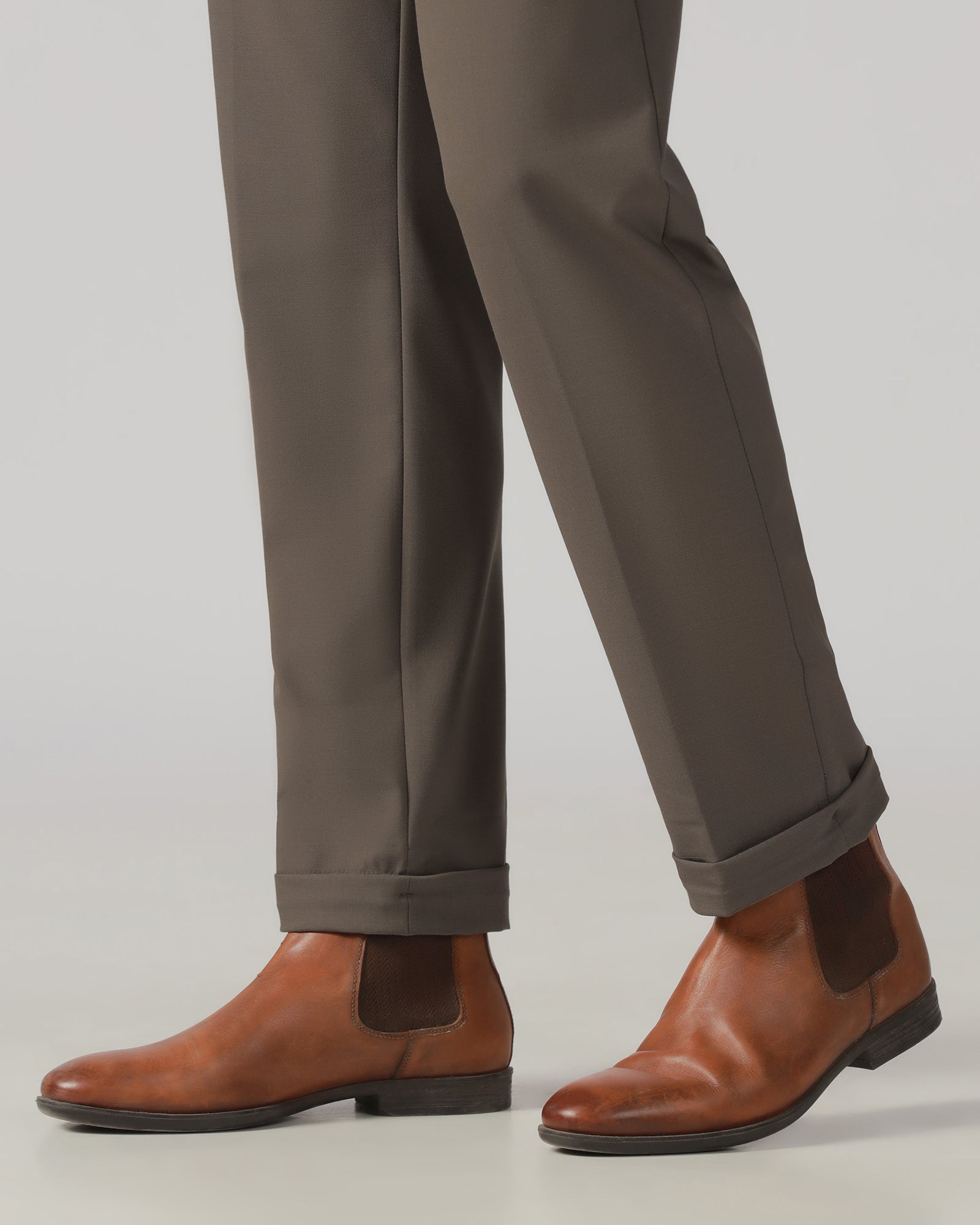 Brown Relaxed Fit Solid Trouser - Tanqueray