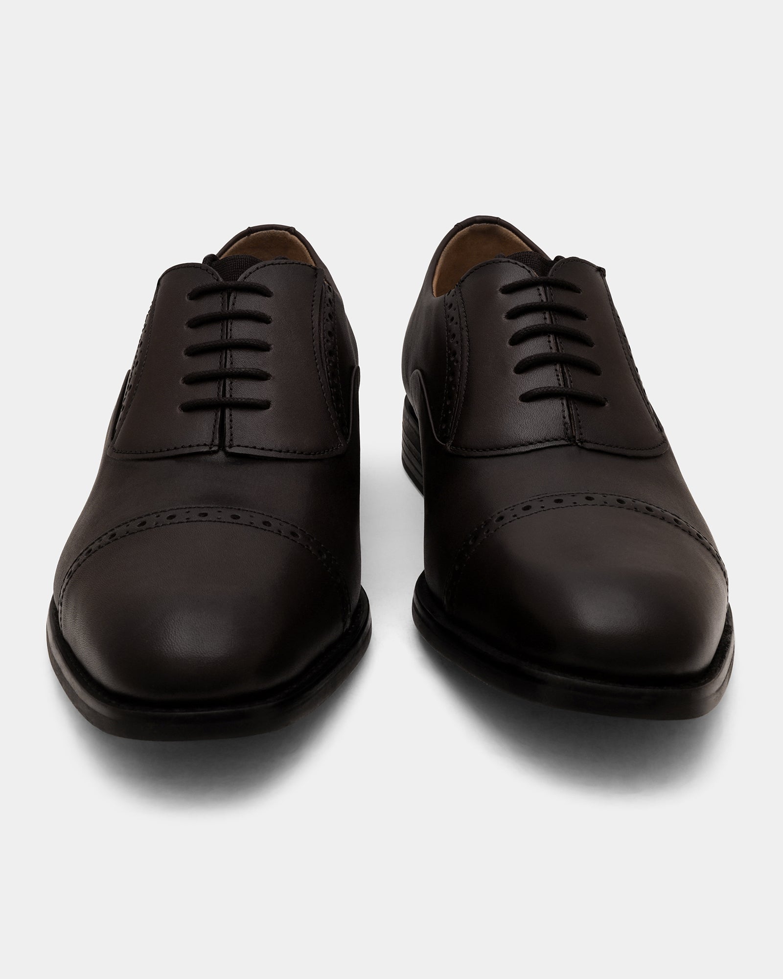 Brown Solid Oxford Shoes - Wesliee