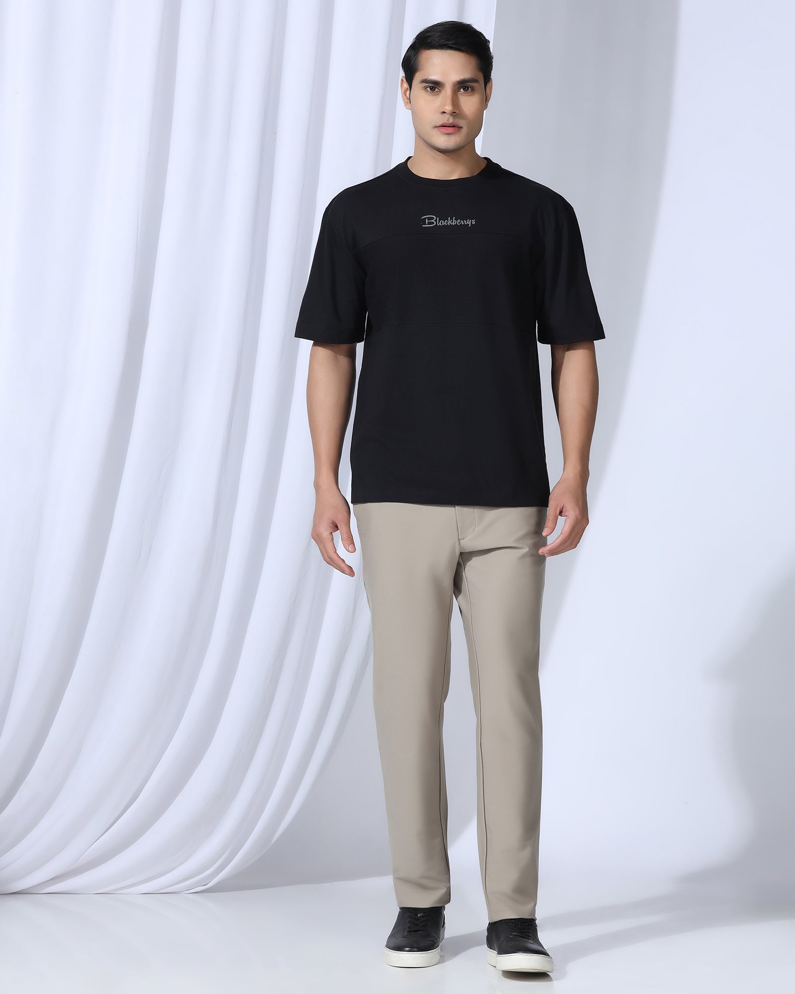 Crew Neck Black Solid T-Shirt - Stroke