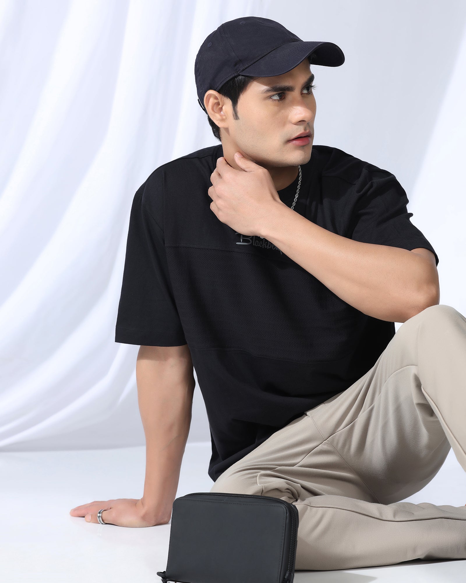 Crew Neck Black Solid T-Shirt - Stroke