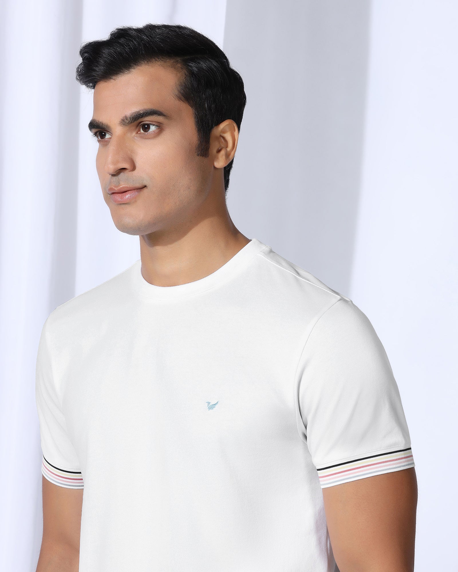 Crew Neck White Solid T-Shirt - Spectrum