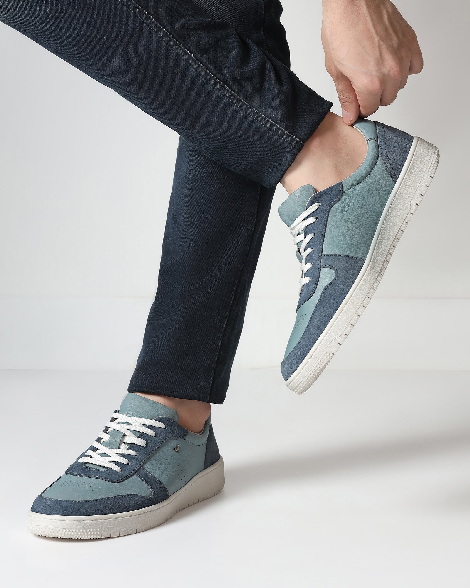 Leather Blue Solid Sneakers - Venice