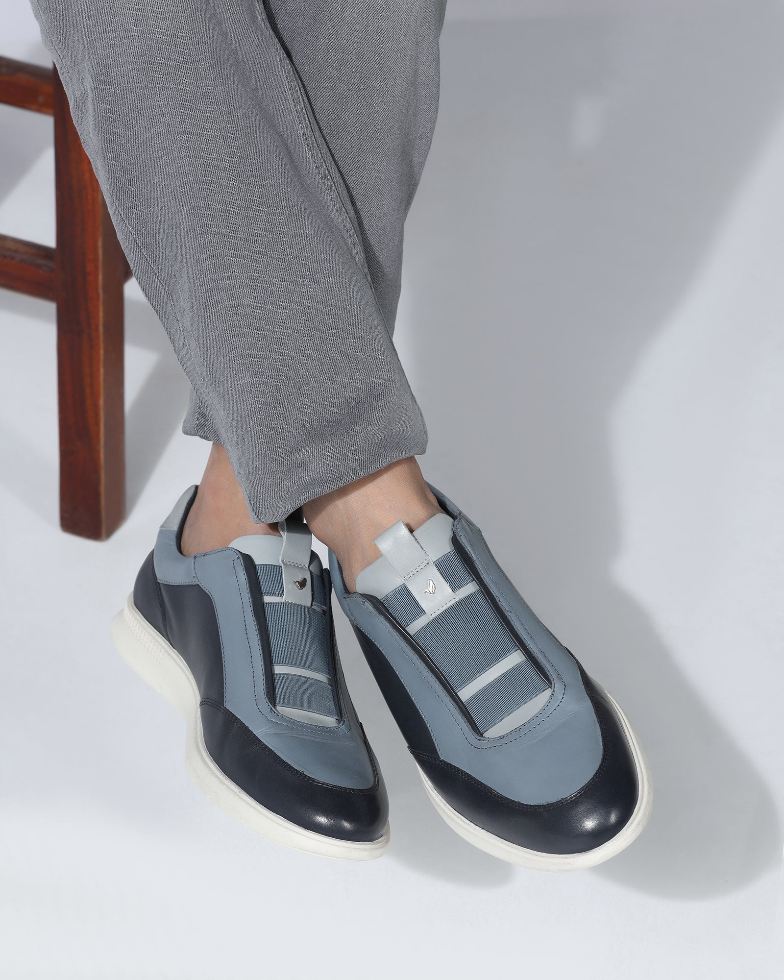 Leather Dark Navy Solid Sneakers - Tummi