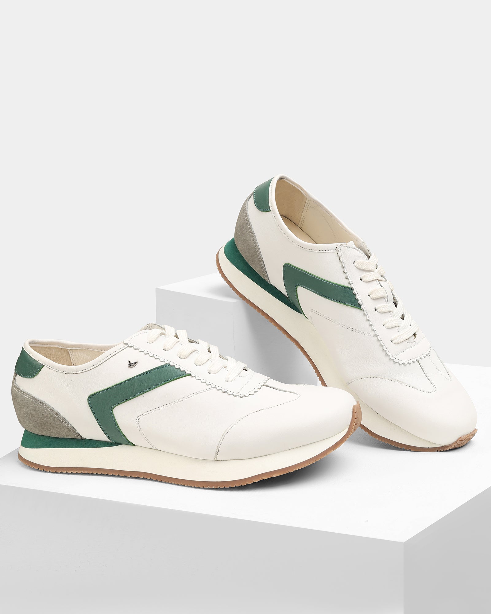 Leather Off White Solid Sneakers - Voro