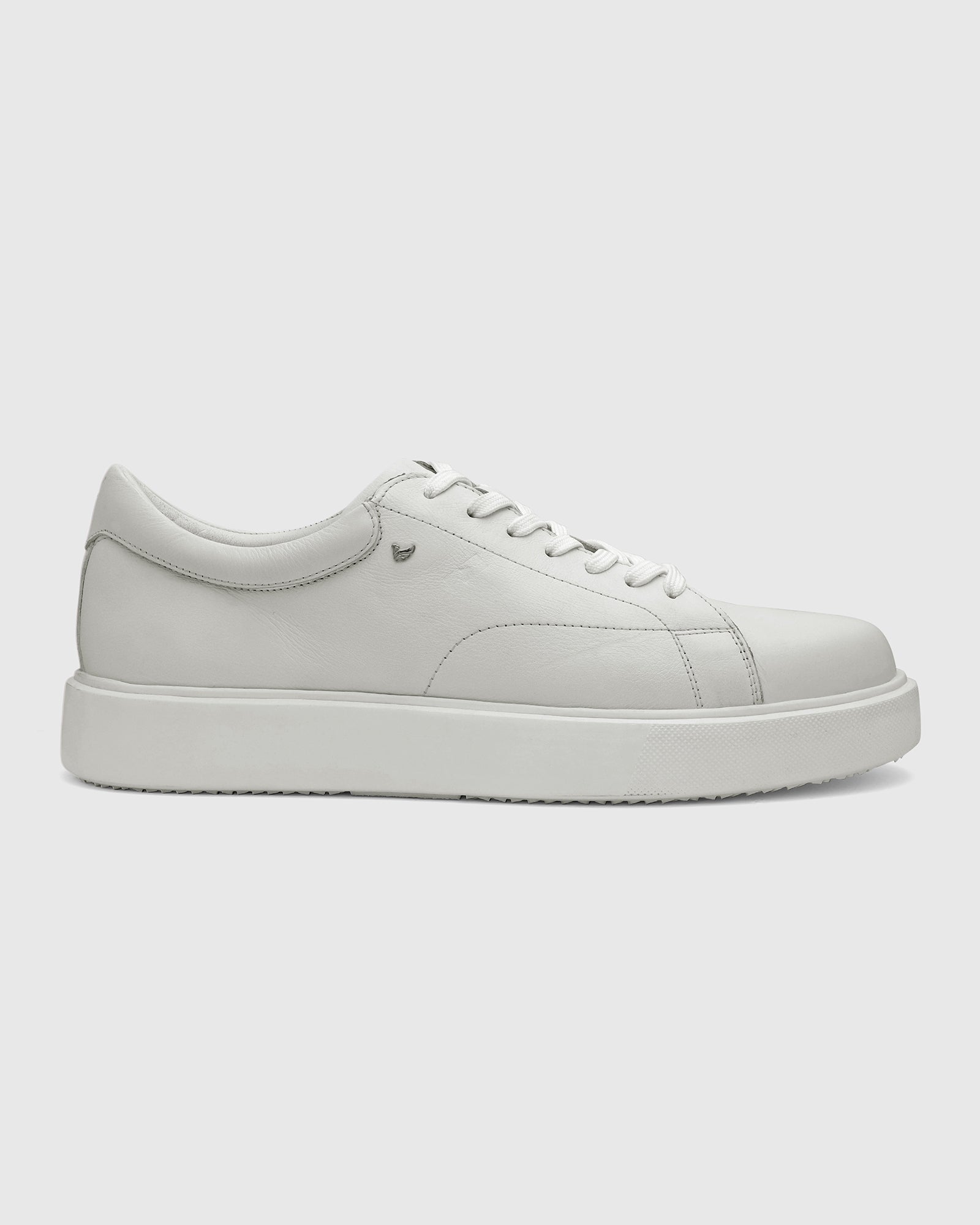 Leather White Solid Sneakers - Vosil