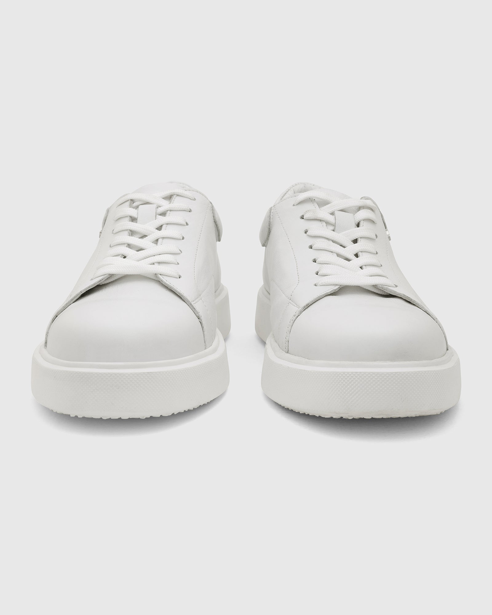 Leather White Solid Sneakers - Vosil