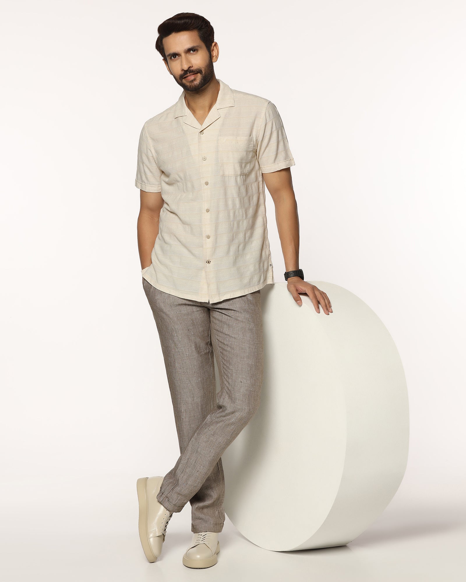 Linen Slim Comfort B-95 Casual Mouse Solid Khakis - Chales