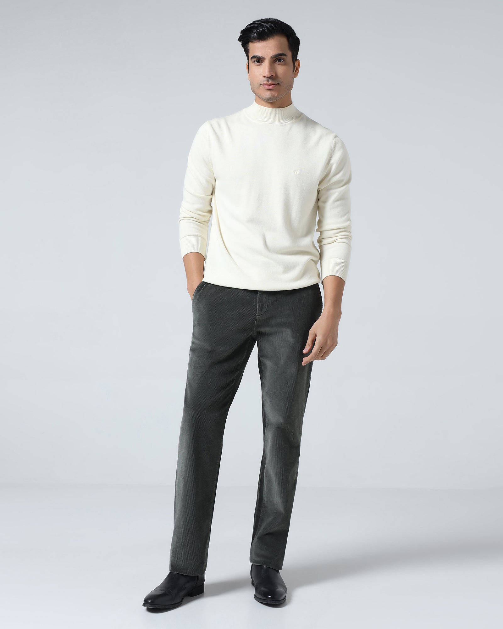 Olive Corduroy Solid Khakis - Magne