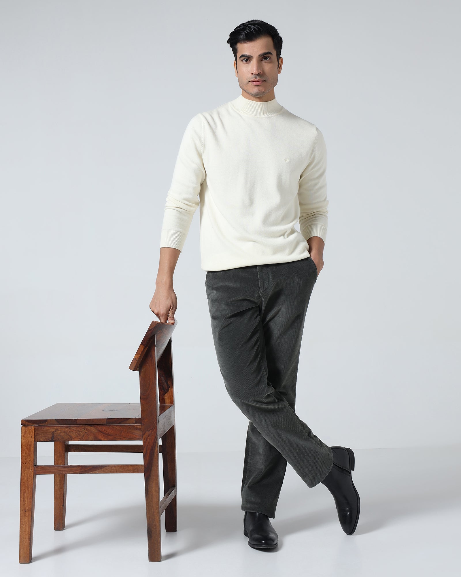 Olive Corduroy Solid Khakis - Magne