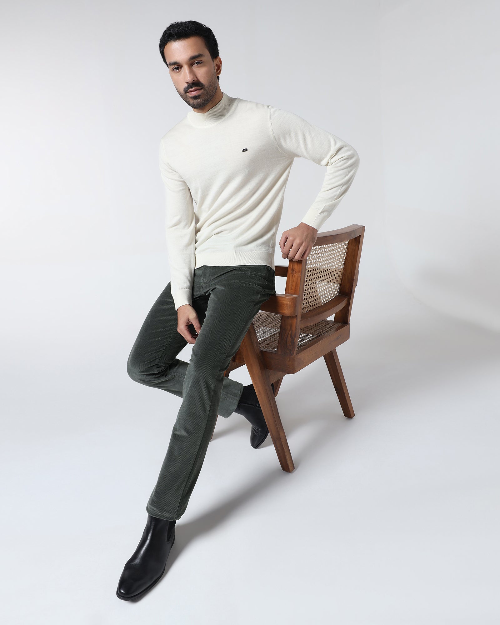 Olive Corduroy Solid Khakis - Magne