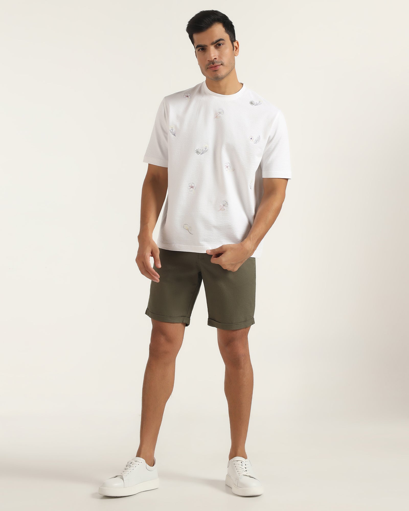 Crew Neck Off White Printed T-Shirt - Scribble