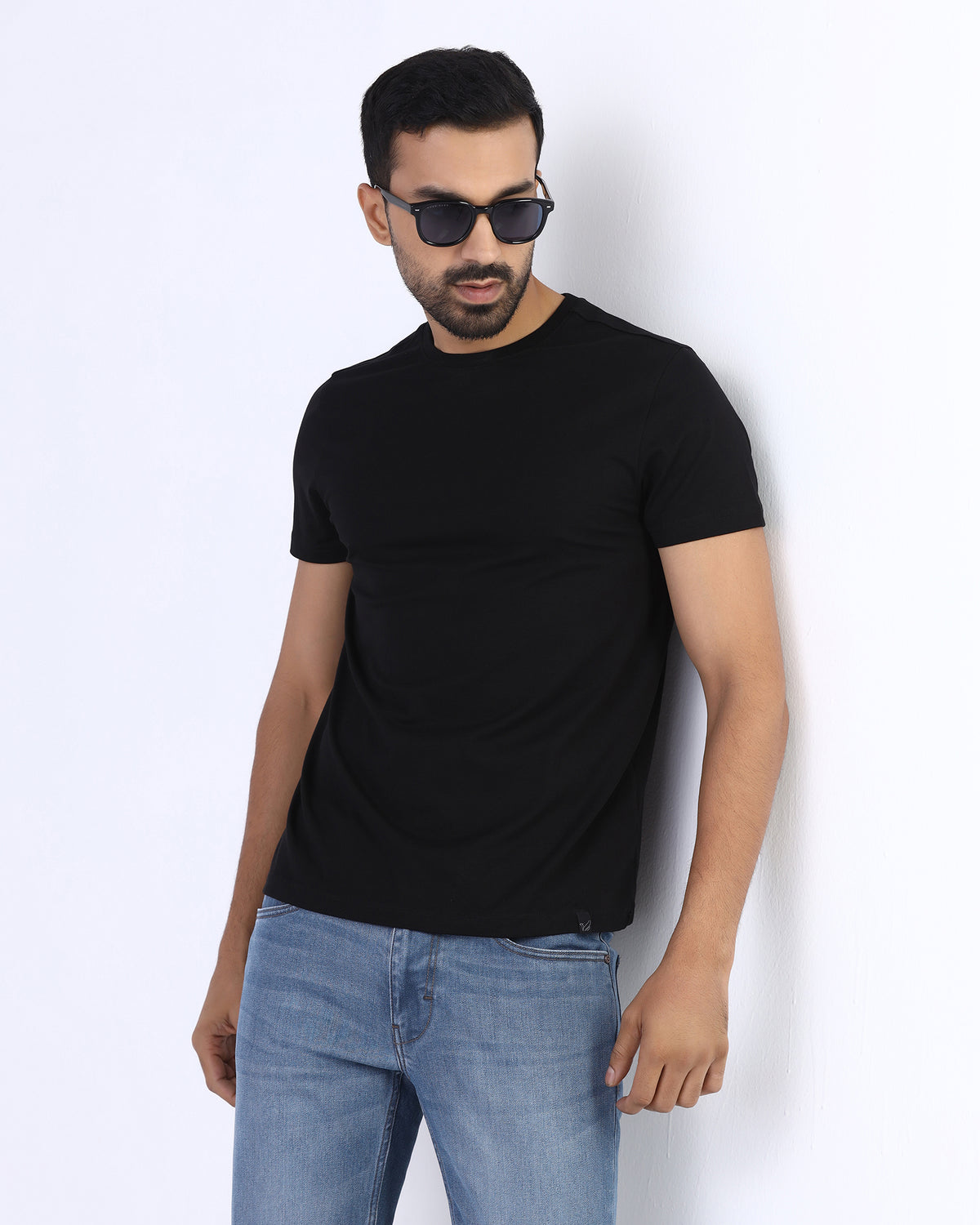 Black Crew Neck Solid T-Shirt - Twinn
