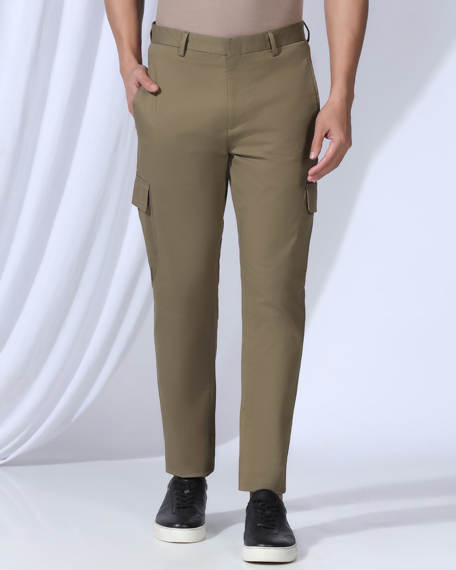 Sneaker Fit Casual Khaki Solid Khakis - Lite
