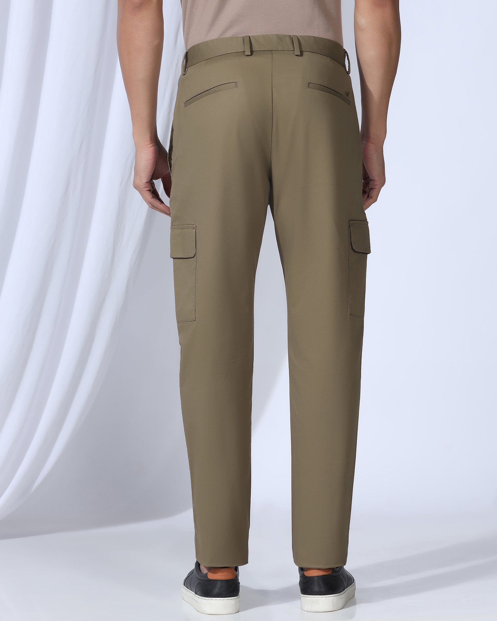 Sneaker Fit Casual Khaki Solid Khakis - Lite