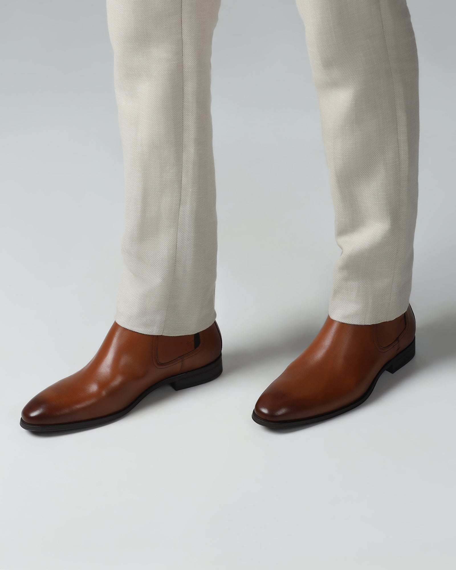 Tan Leather Boots With Zipper - Wrayy