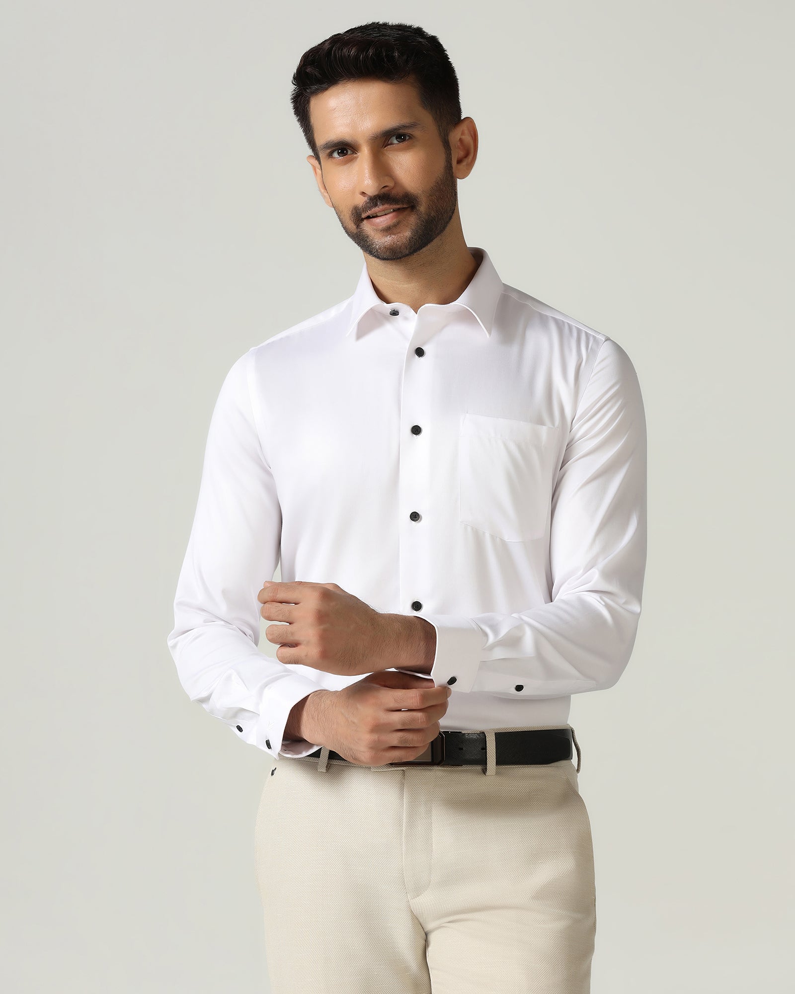 White Unwrinkle Solid Shirt - Sailor