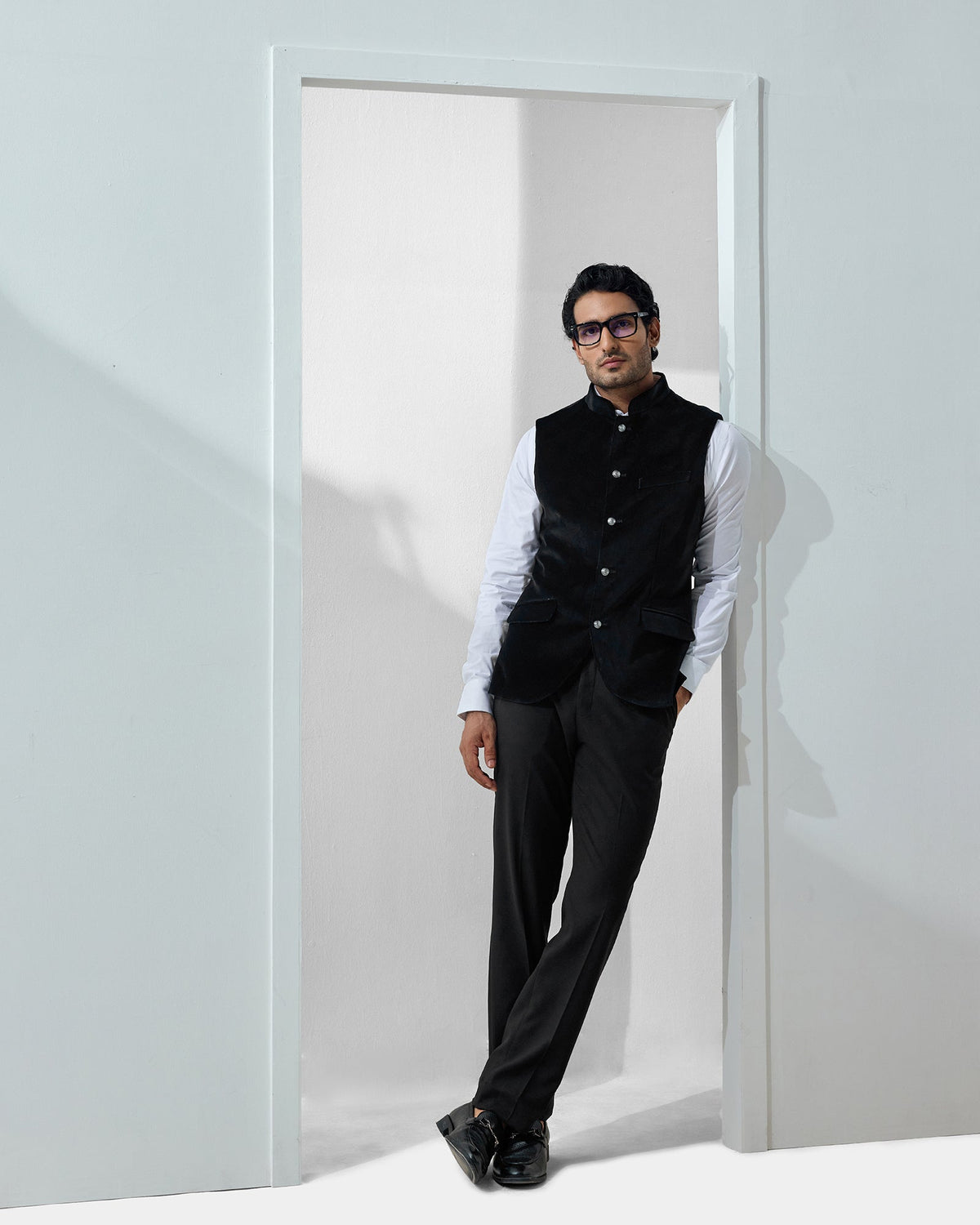 Black Solid Waistcoat - Neveger