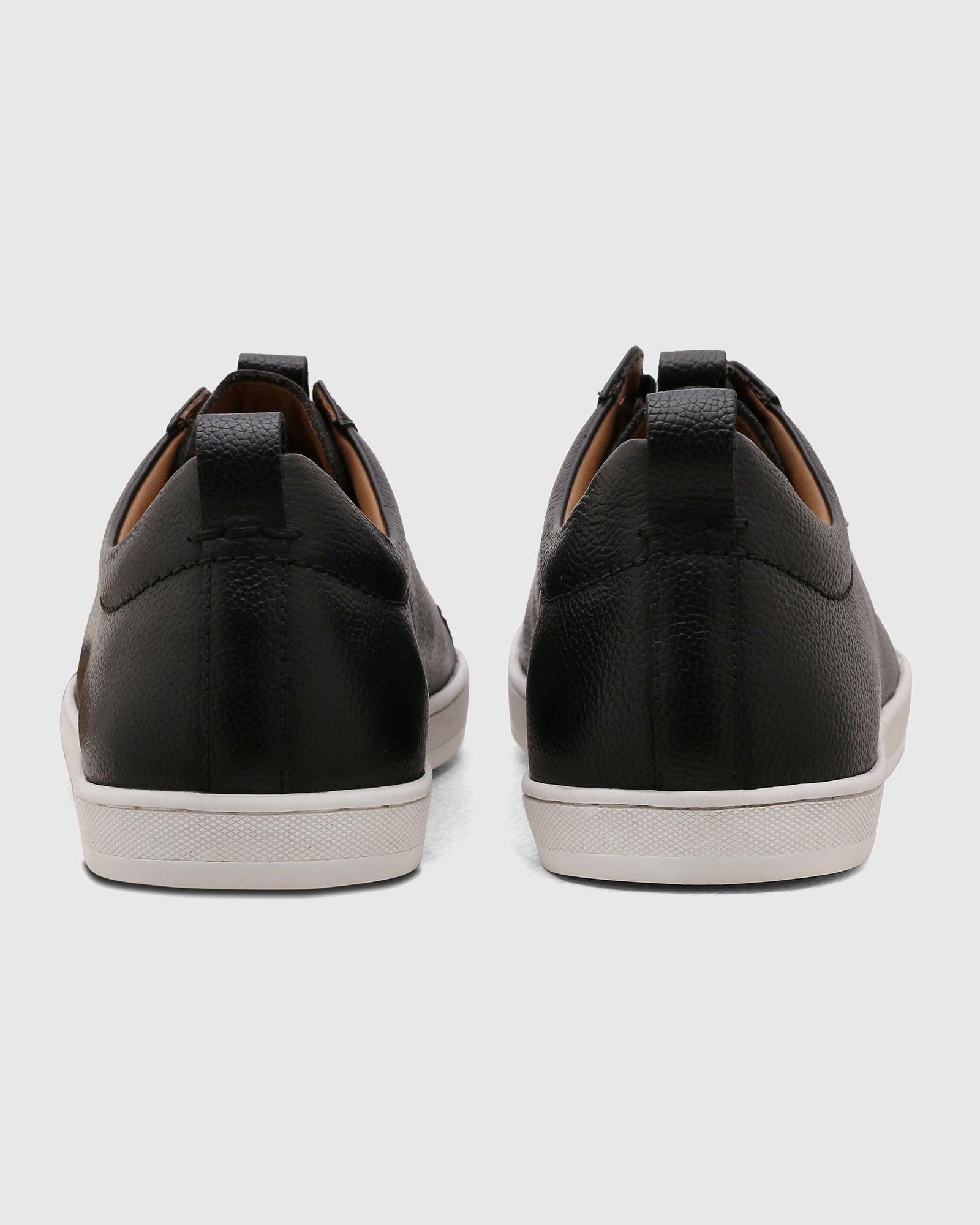 Textured Leather Sneakers In Black (Quel) - Blackberrys