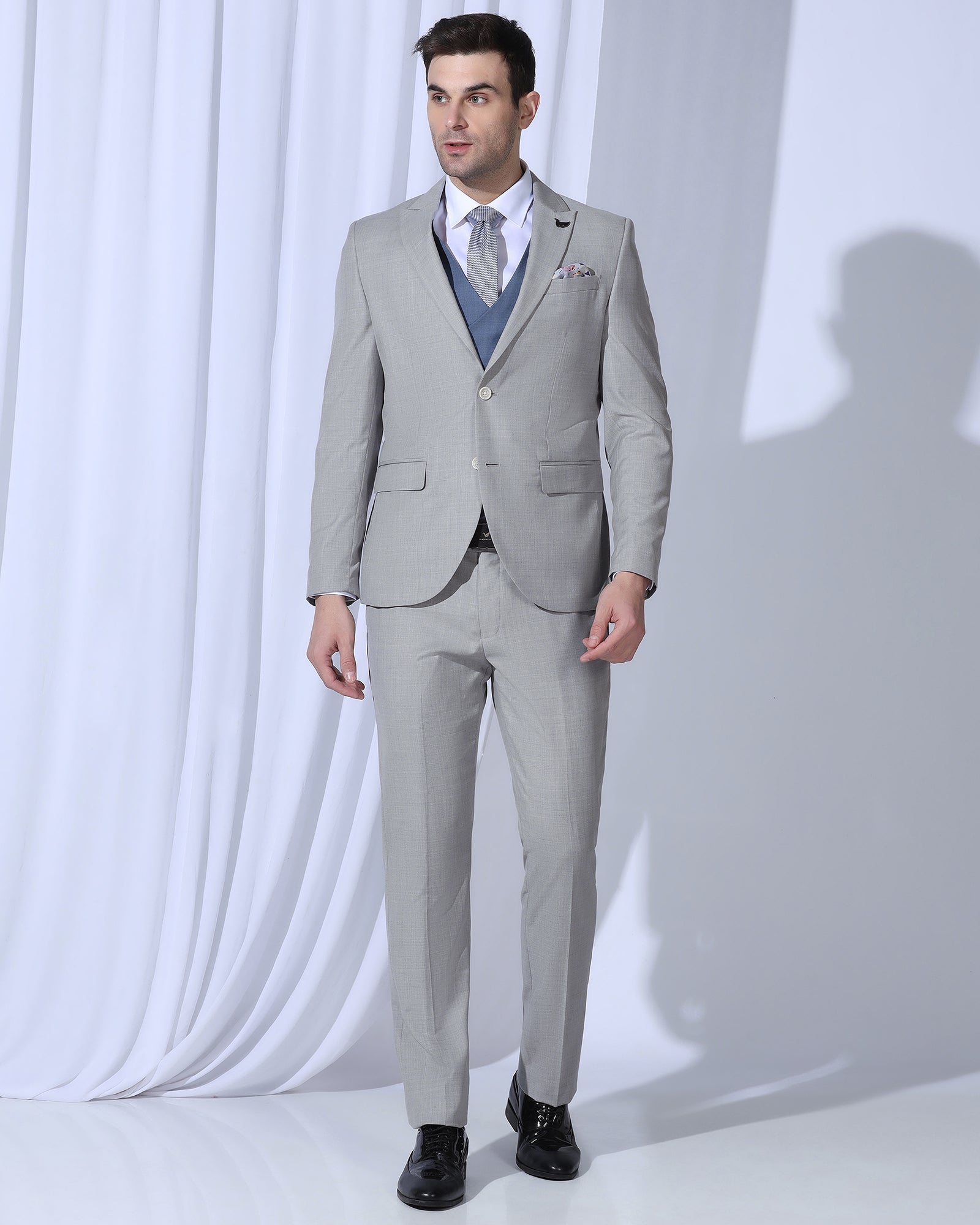 Three Piece Grey Solid Formal Suit - Oden
