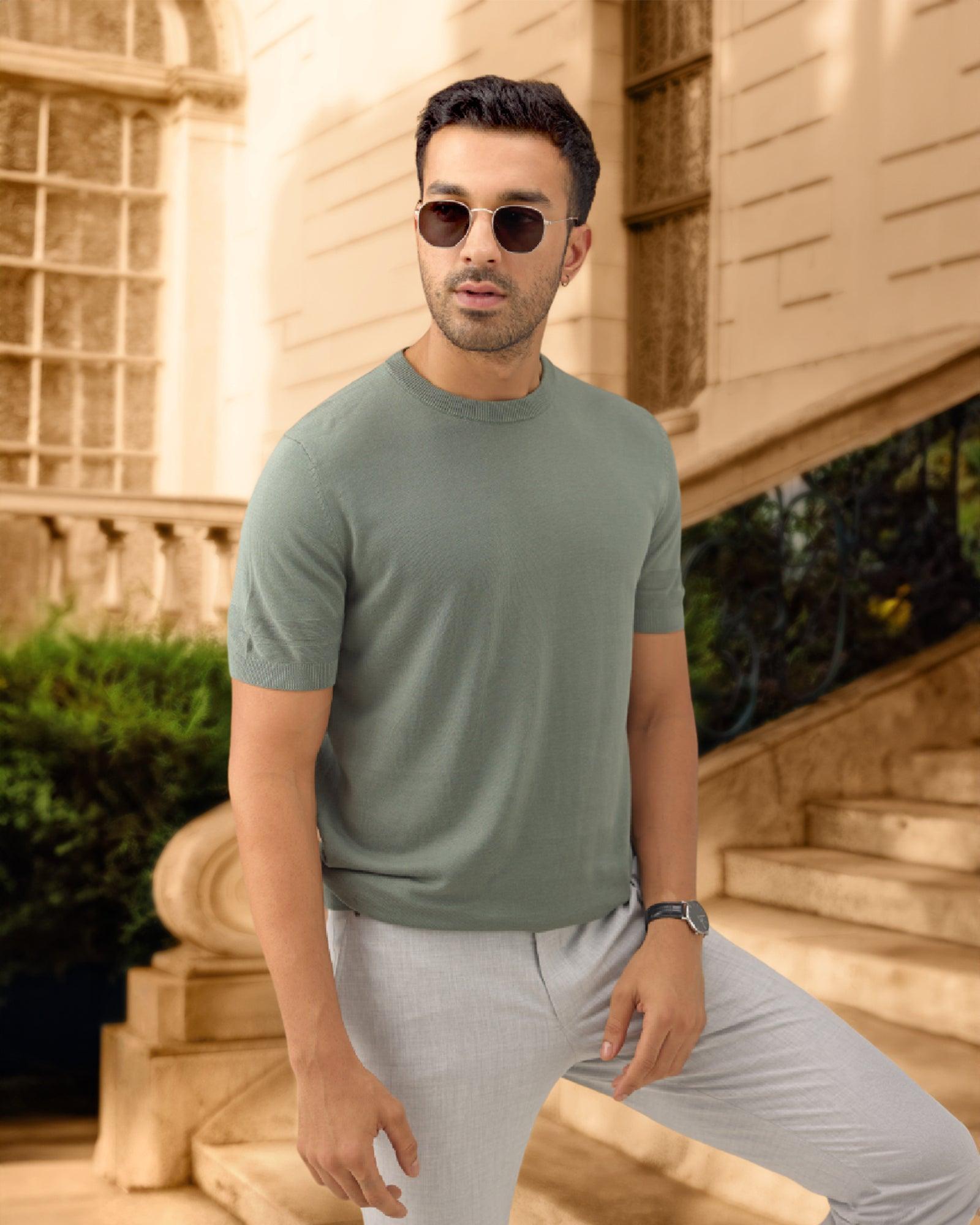 From Office to Beach: Versatile Knitwear for Men 