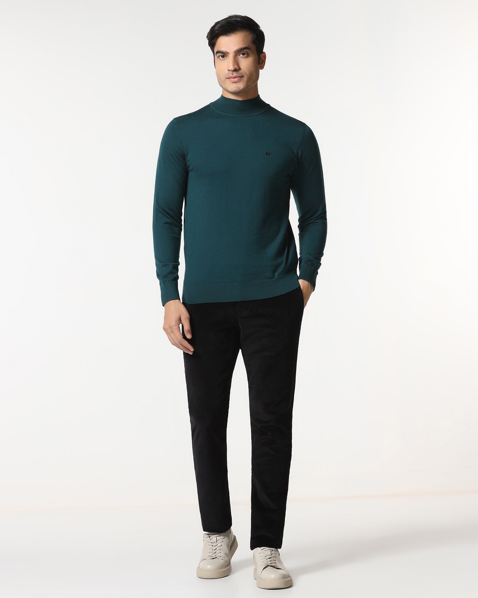 Black Corduroy Solid Khakis - Gerone