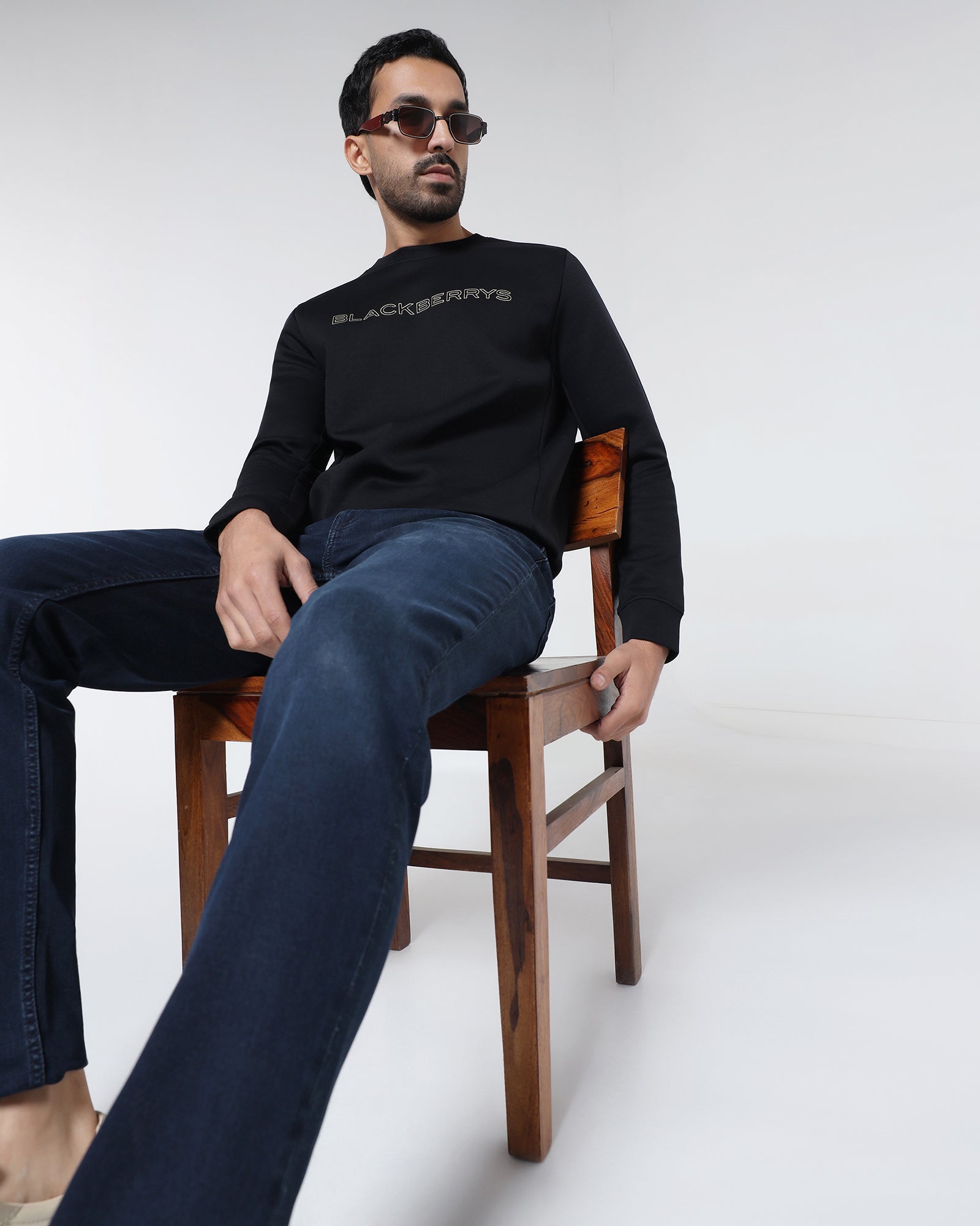 Black Crew Neck Solid Sweatshirt - Rio