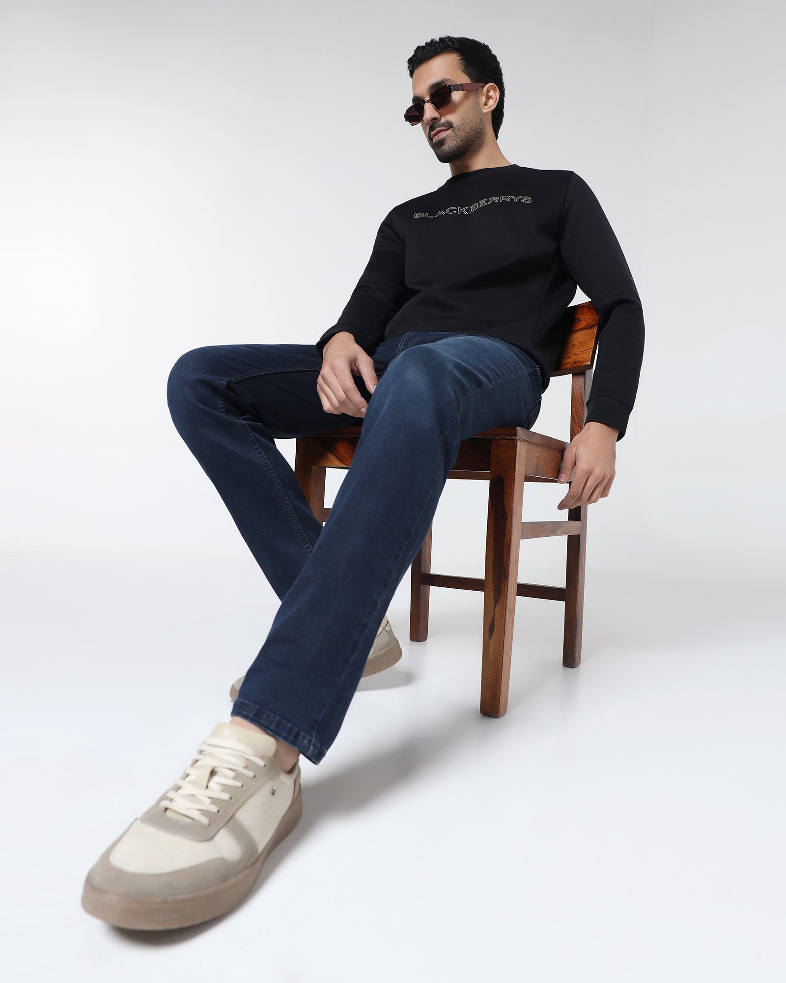 Black Crew Neck Solid Sweatshirt - Rio