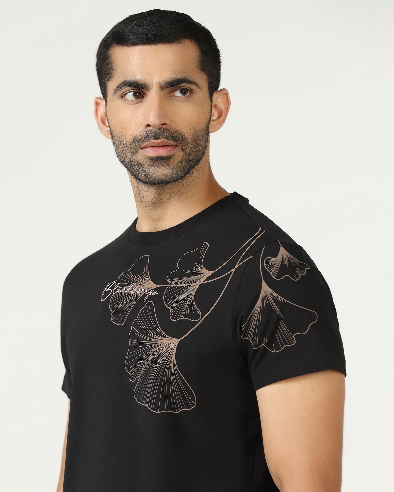 Black Crew Neck Solid T-Shirt - Roxx