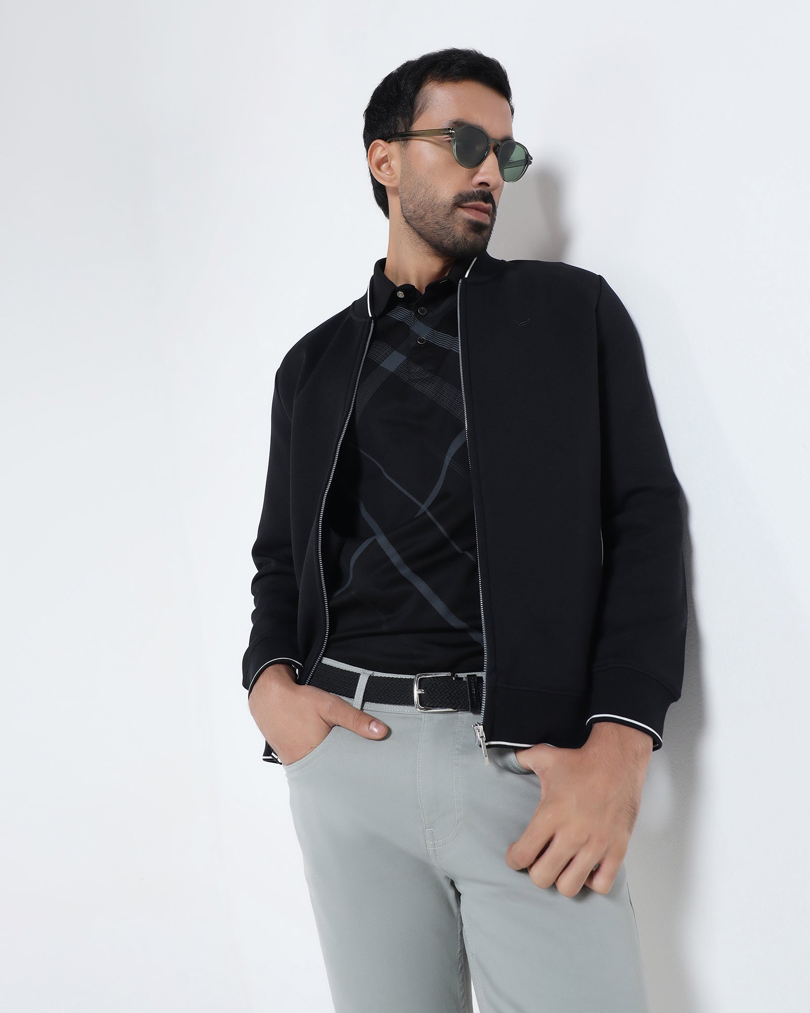 Black Hoodie Solid Sweatshirt - Morgo