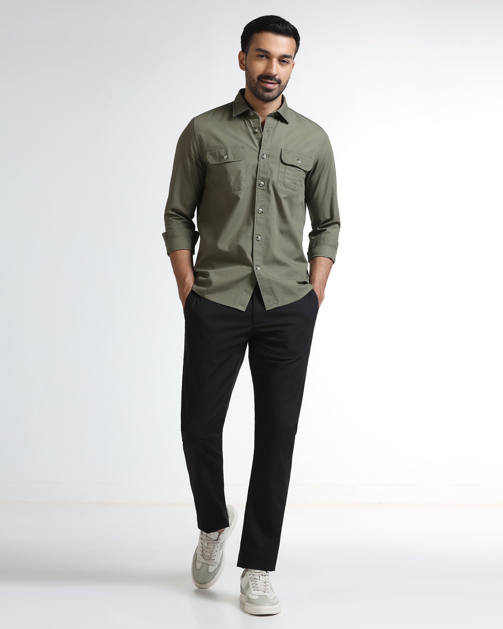 Black Non Iron Solid Khakis - Tigiris