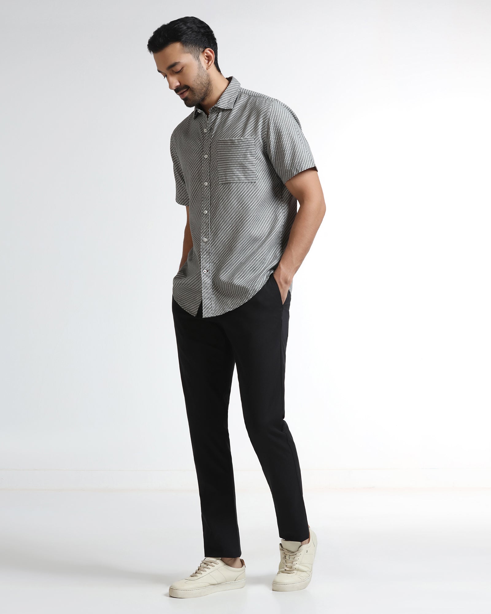 Black Unwrinkle Solid Khakis - Tigris