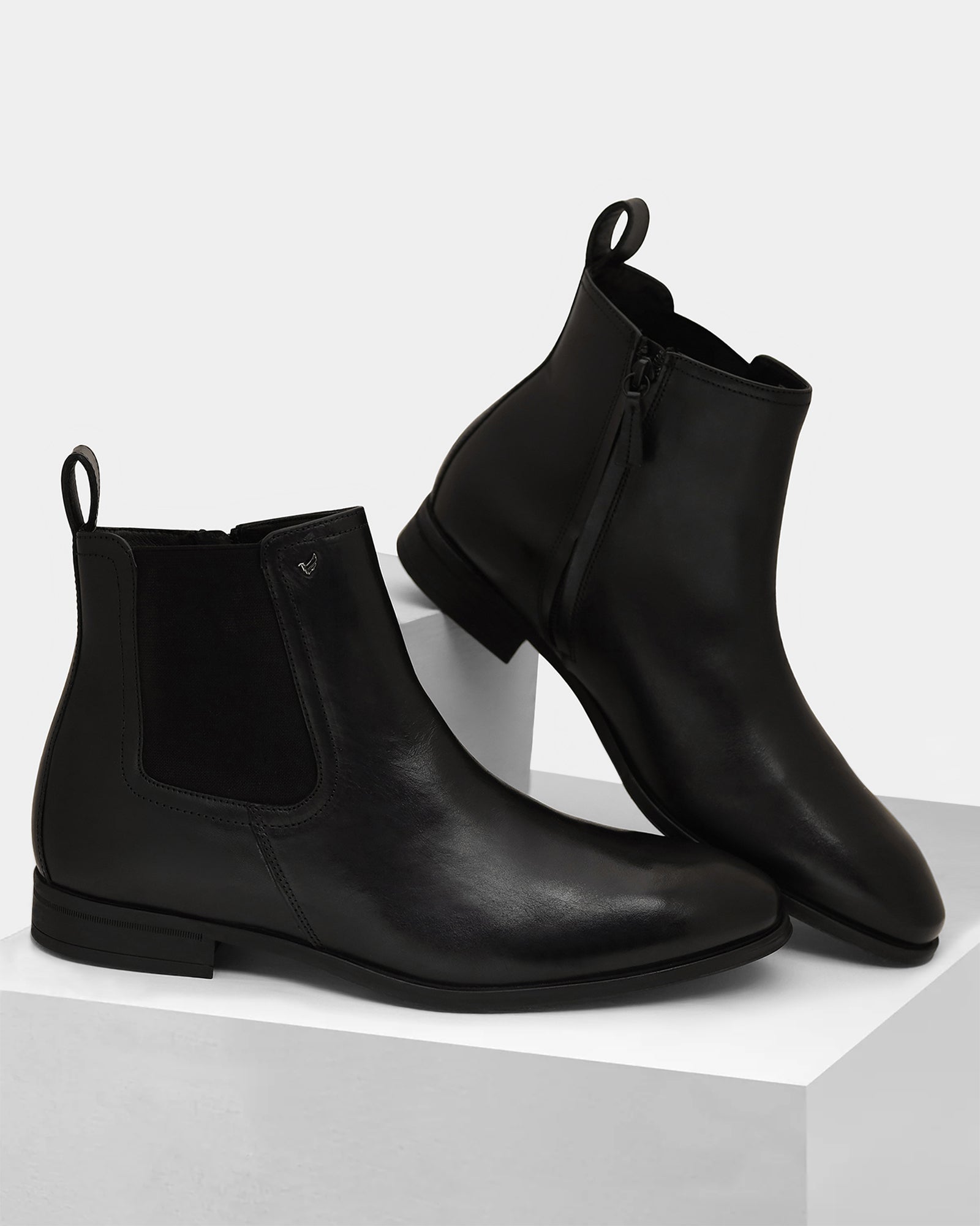 Black Leather Boots With Zipper - Wrayy