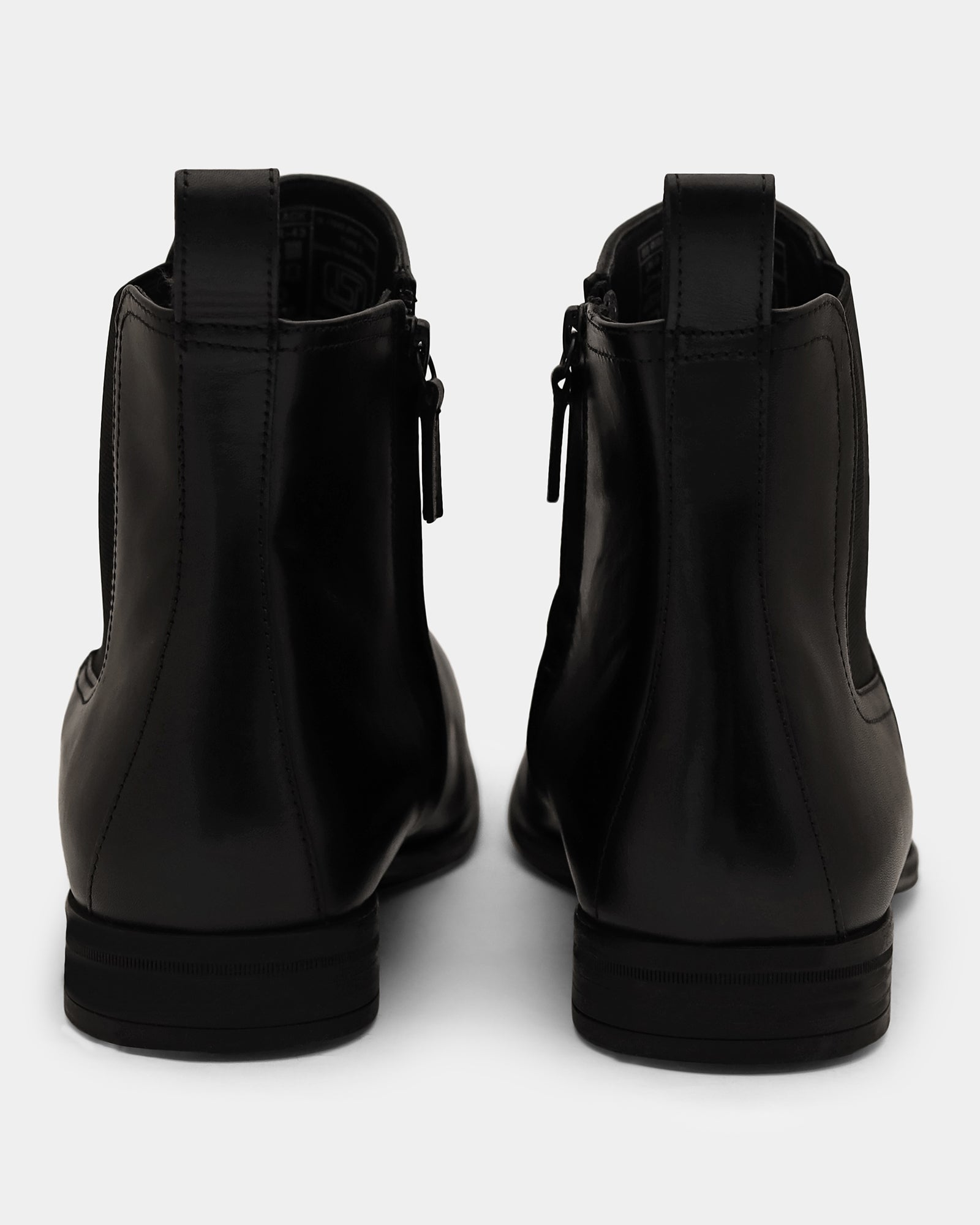 Black Solid Boots - Wrayy
