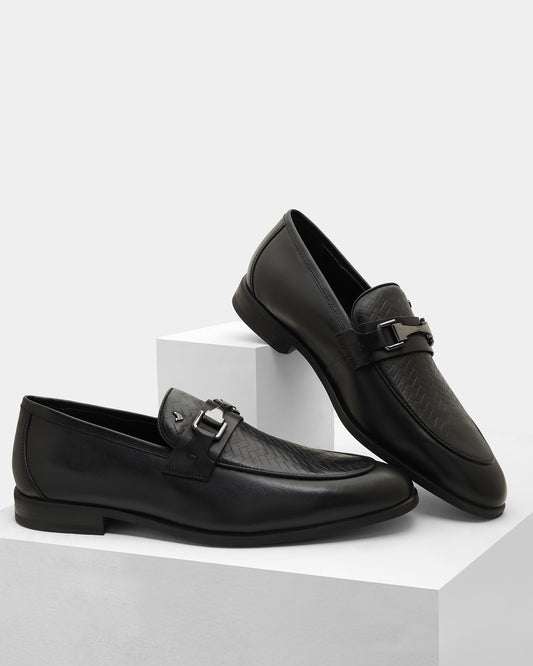 Black Solid Loafers Shoes - Winaa