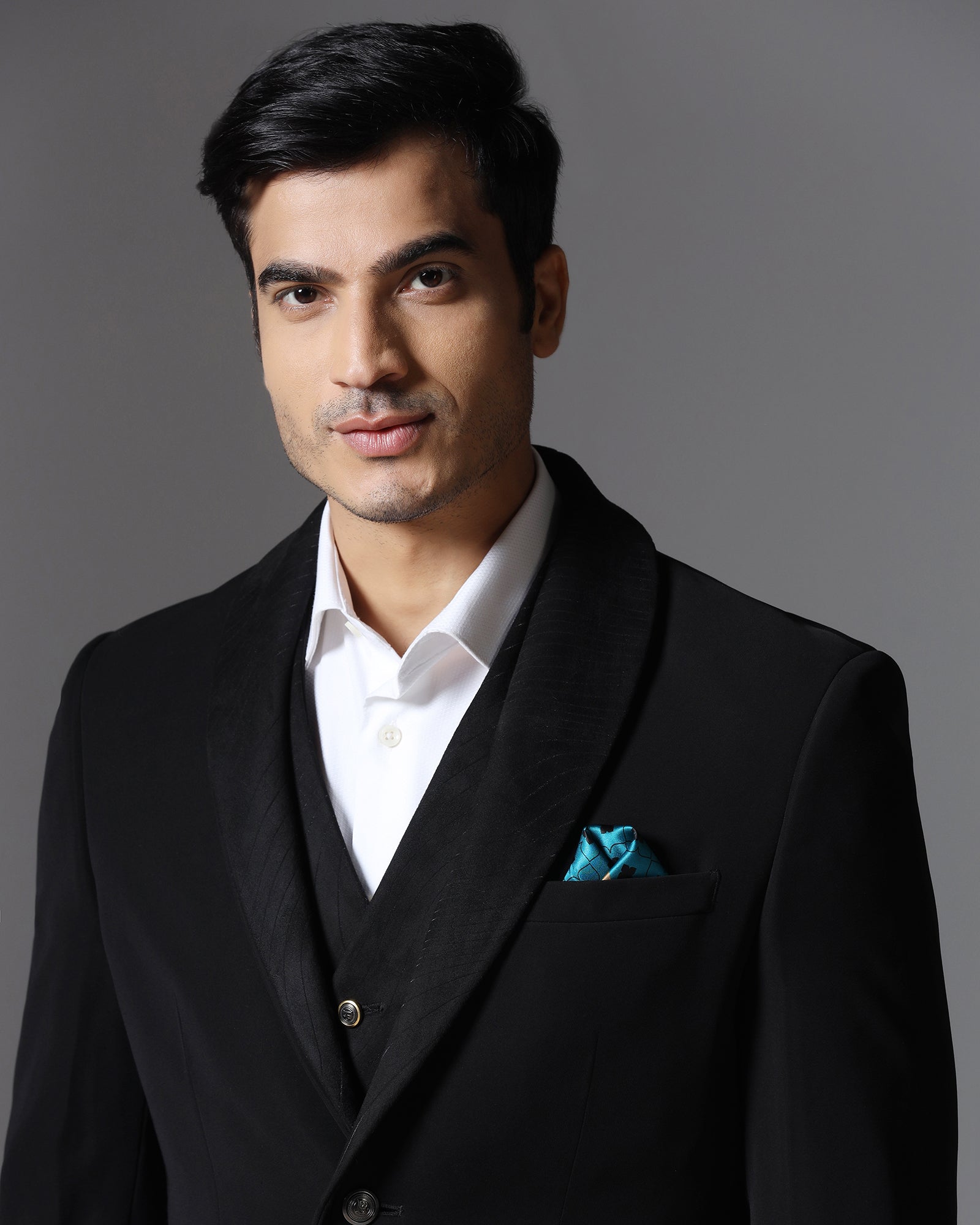 Black Three Piece Solid Suit - Erron