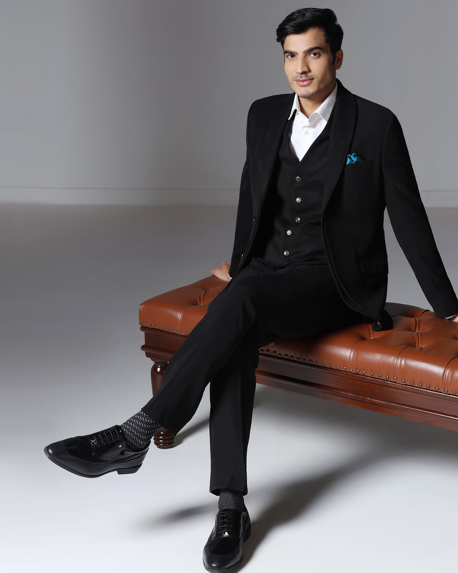 Black Three Piece Solid Suit - Erron