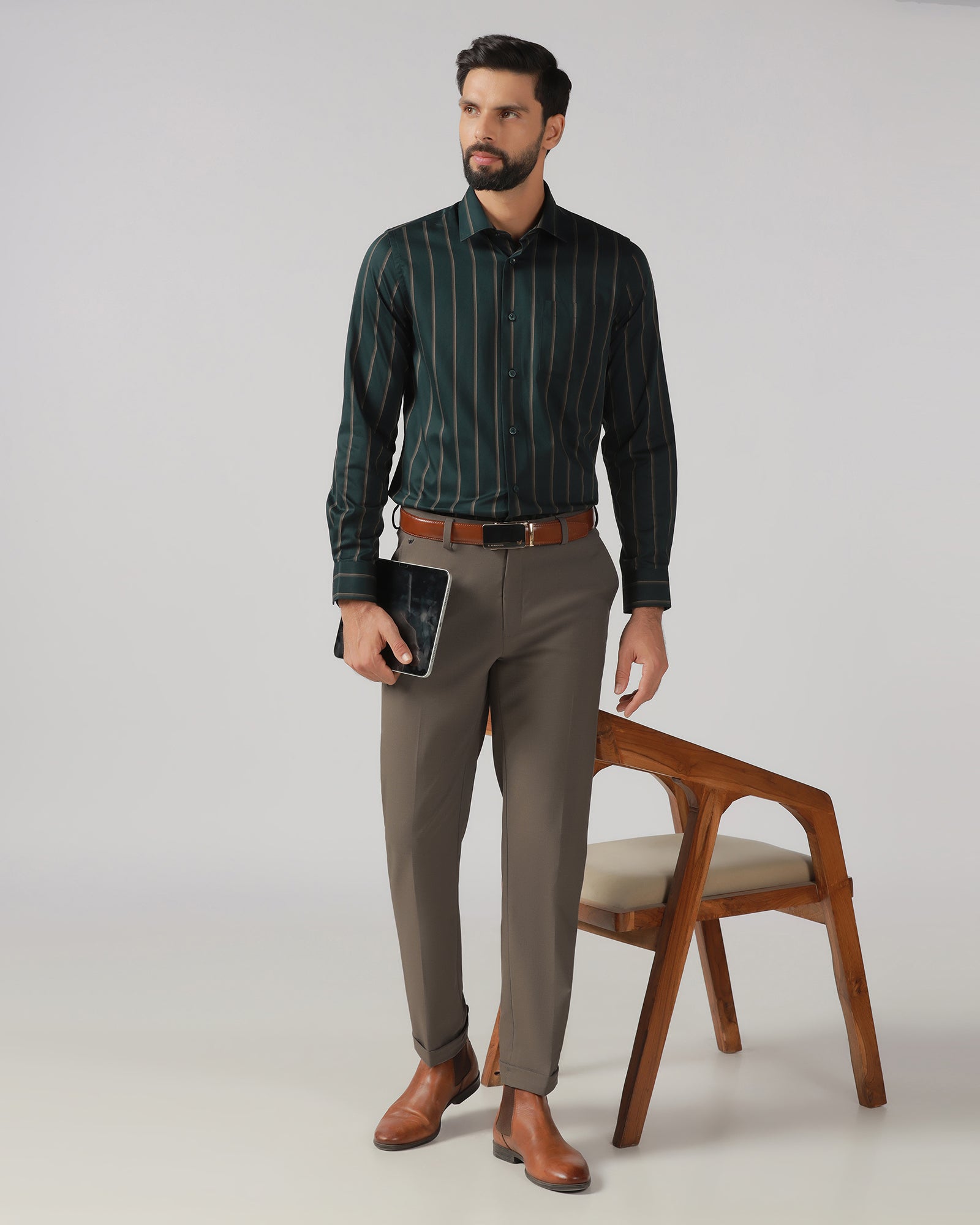 Brown Relaxed Fit Solid Trouser - Tanqueray