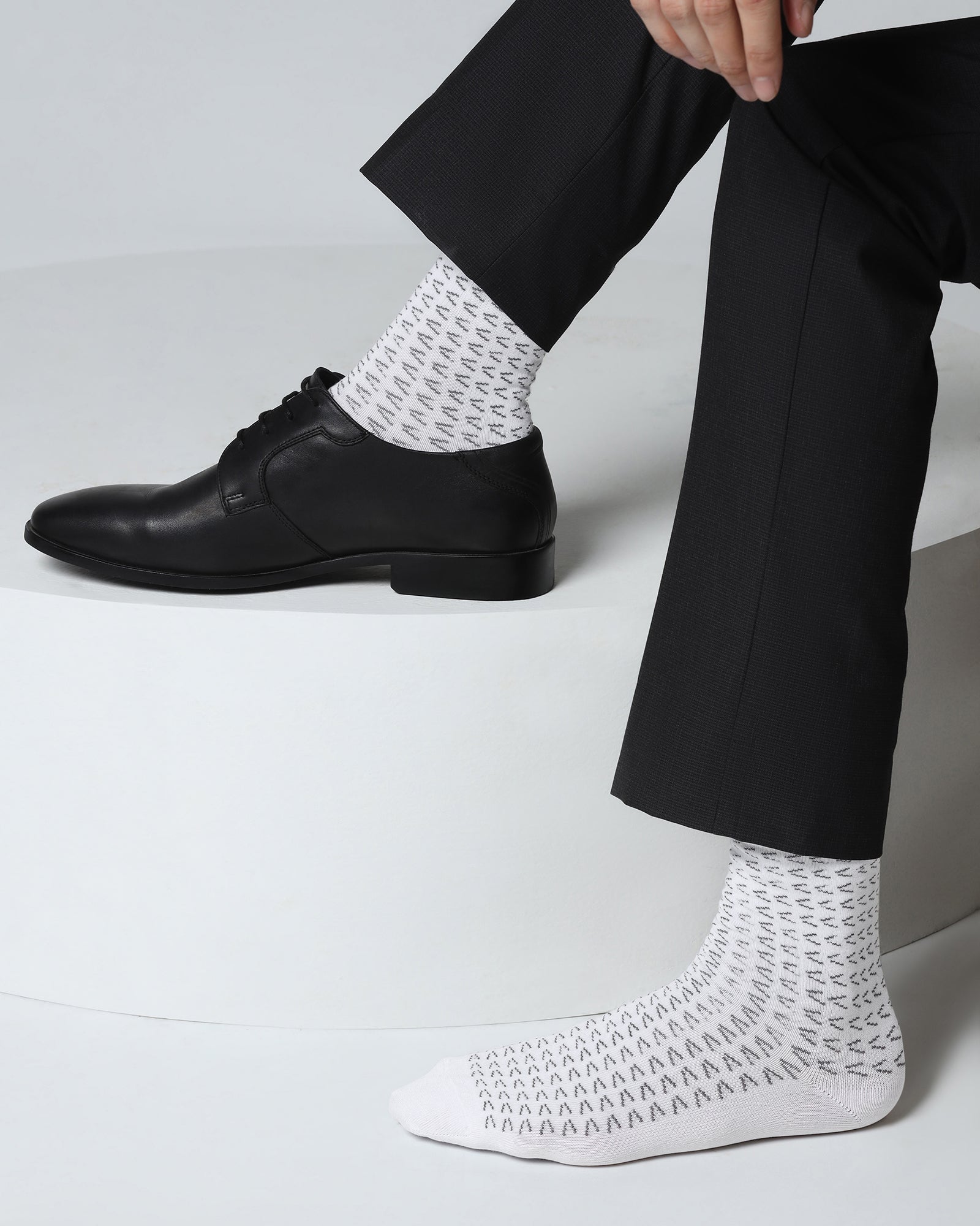 Cotton White Knitted Socks - Vaca