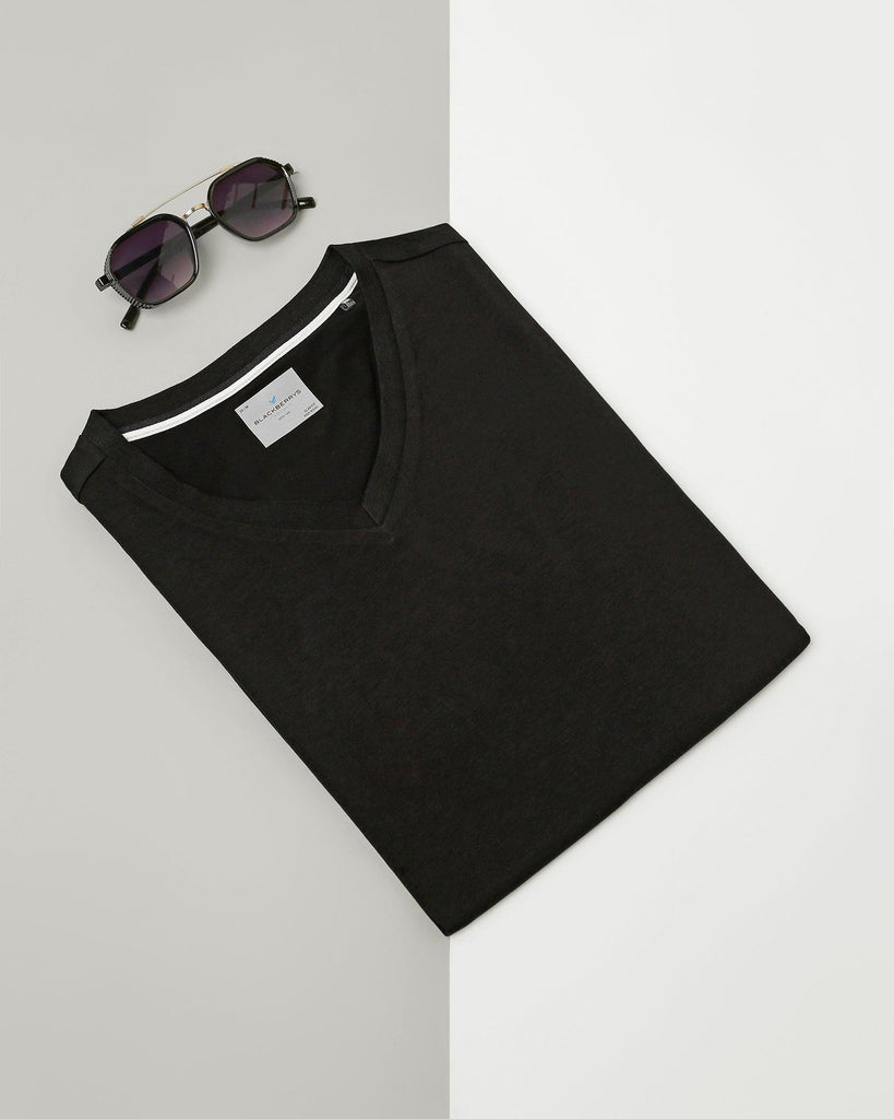 V-Neck Black Solid T-Shirt - Koi