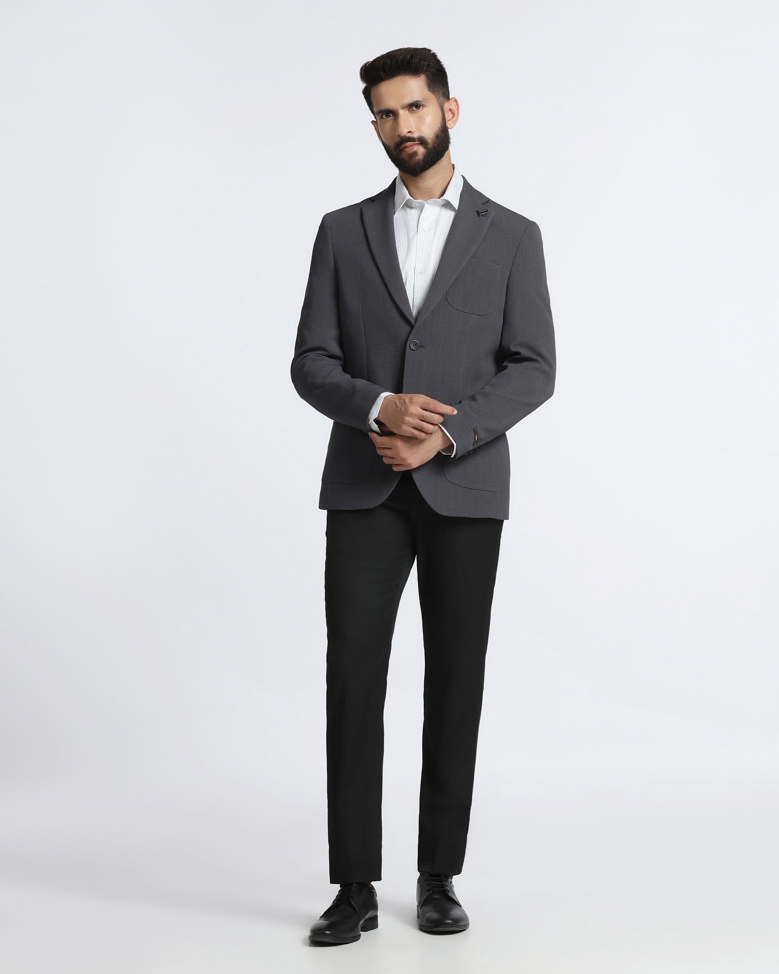 Grey Solid Blazer - Modelo