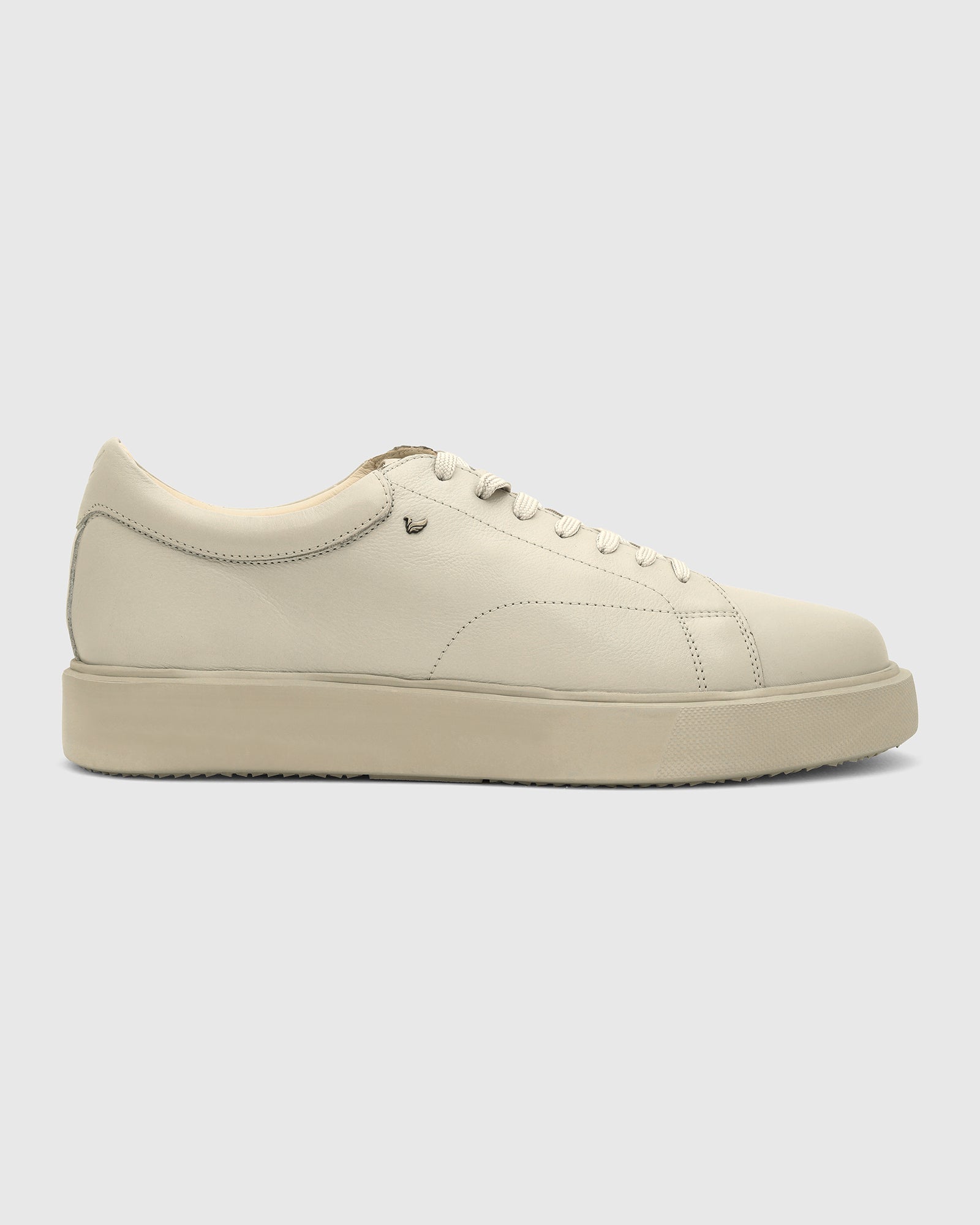 Leather Acru Solid Sneakers - Vosil