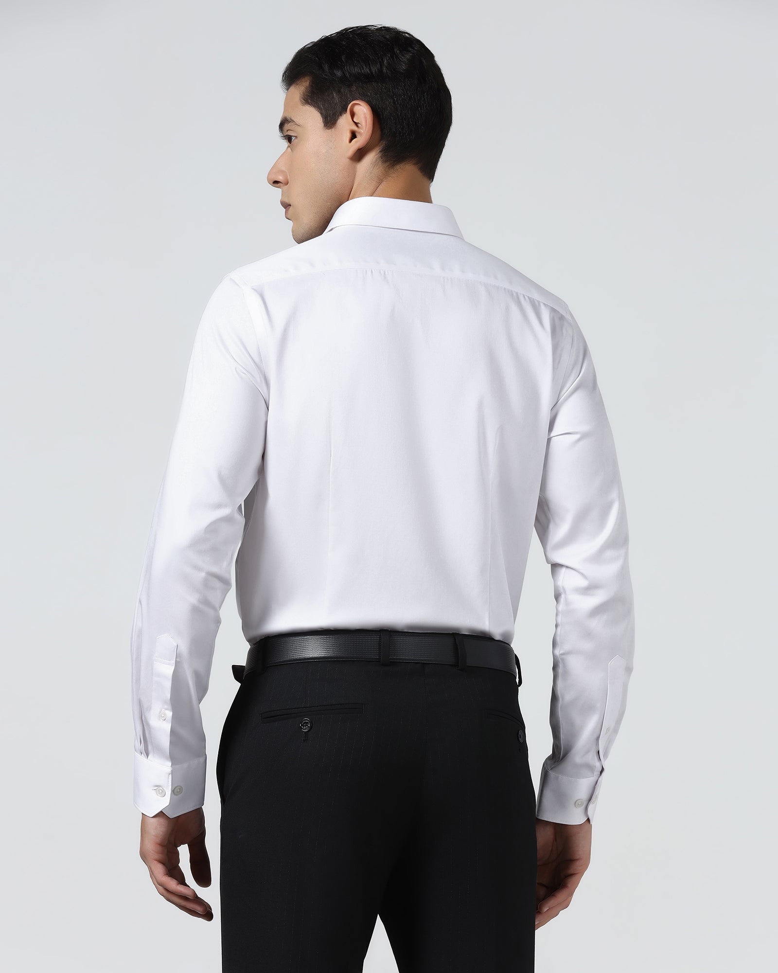 White Unwrinkle Solid Shirt - Sailor